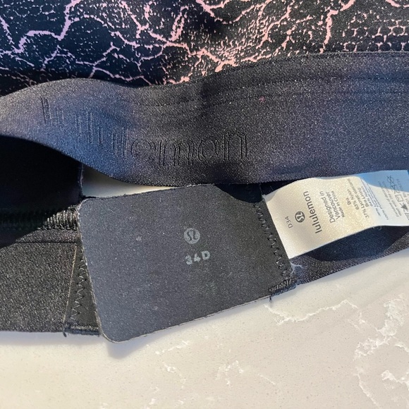 Lululemon Fine Form Bra
Lacescape Spanish Rose Black / Black - Picture 8 of 8